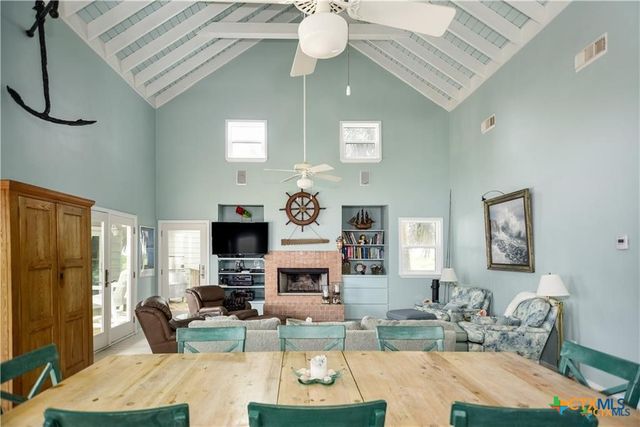 870 County Road 307, Port Lavaca, TX 77979