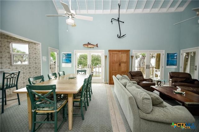 870 County Road 307, Port Lavaca, TX 77979