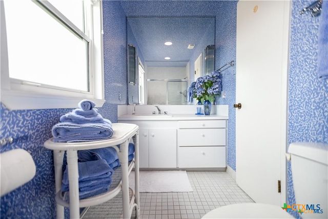 870 County Road 307, Port Lavaca, TX 77979