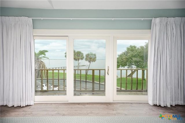 870 County Road 307, Port Lavaca, TX 77979