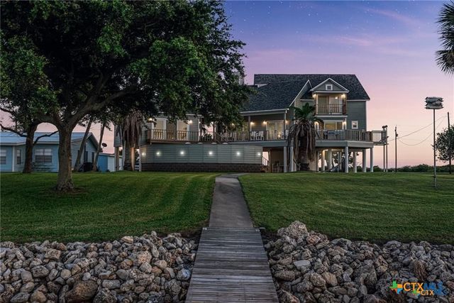 870 County Road 307, Port Lavaca, TX 77979
