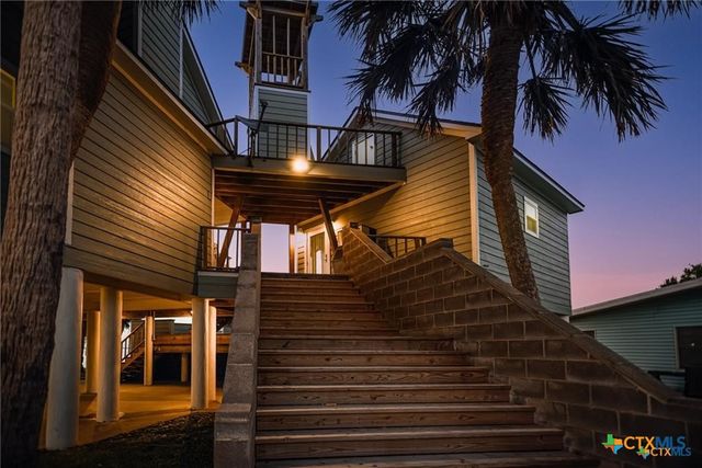 870 County Road 307, Port Lavaca, TX 77979