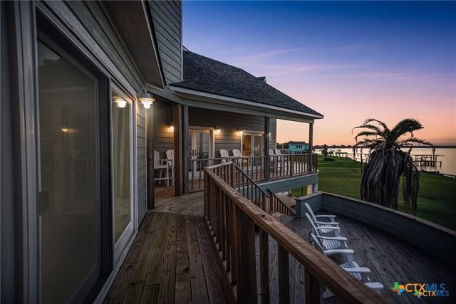 870 County Road 307, Port Lavaca, TX 77979