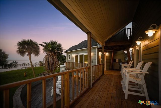 870 County Road 307, Port Lavaca, TX 77979