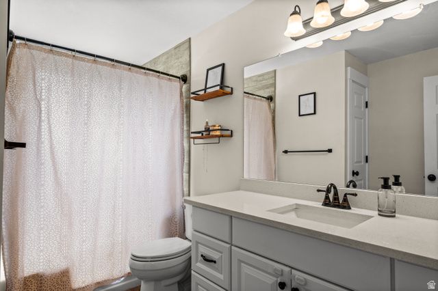 3947 W DONALBAIN ST, South Jordan, UT 84009
