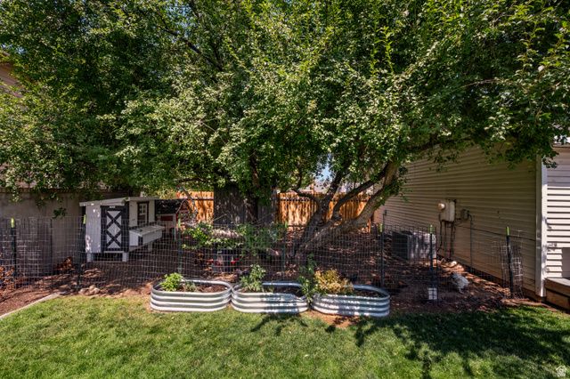 3947 W DONALBAIN ST, South Jordan, UT 84009