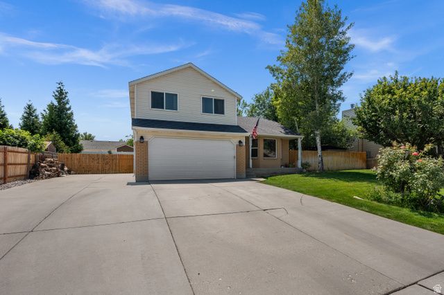 3947 W DONALBAIN ST, South Jordan, UT 84009