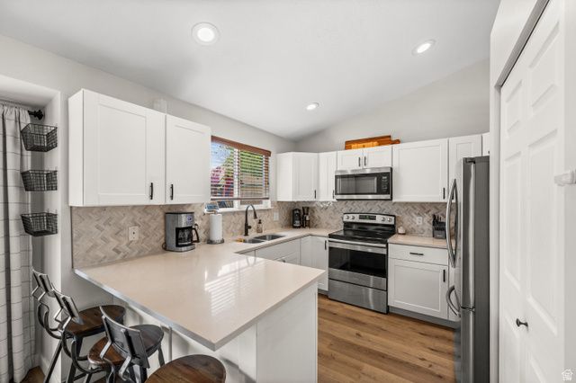 3947 W DONALBAIN ST, South Jordan, UT 84009