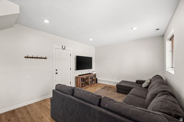 3947 W DONALBAIN ST, South Jordan, UT 84009