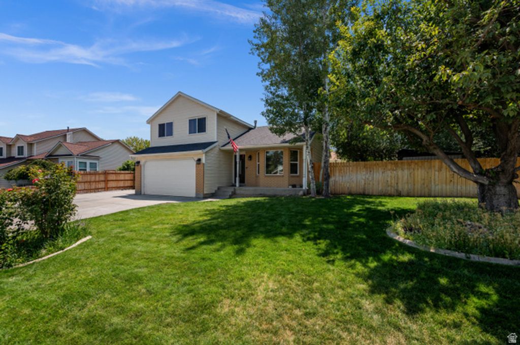 3947 W DONALBAIN ST, South Jordan, UT 84009