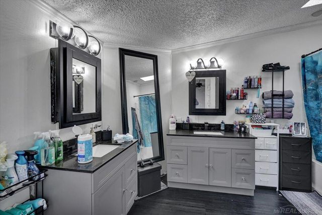 57561 Meadow Drive, New Haven, MI 48048