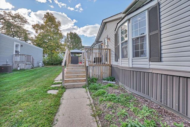 57561 Meadow Drive, New Haven, MI 48048