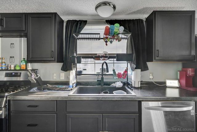 57561 Meadow Drive, New Haven, MI 48048