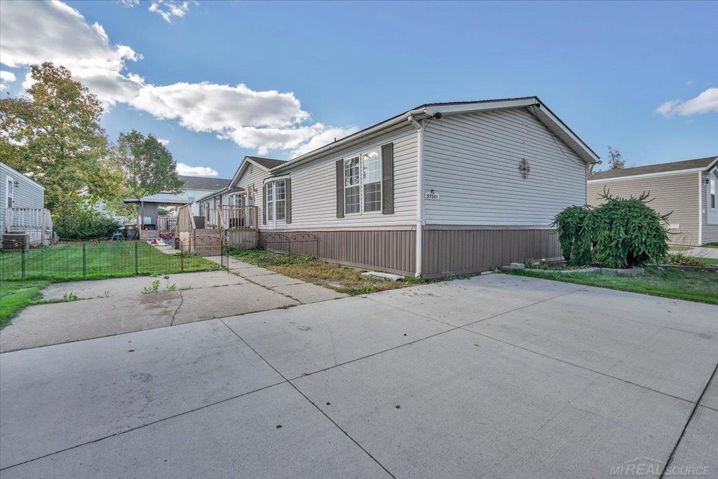 57561 Meadow Drive, New Haven, MI 48048