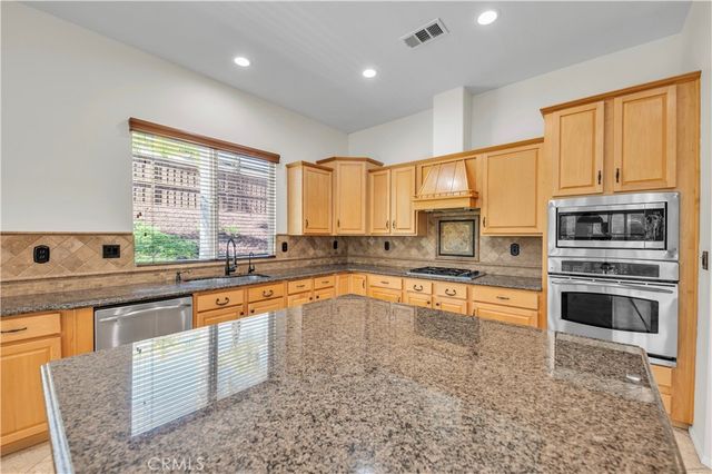 26635 Paddington Court, Murrieta, CA 92563