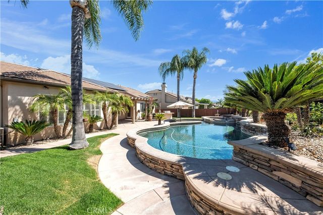26635 Paddington Court, Murrieta, CA 92563