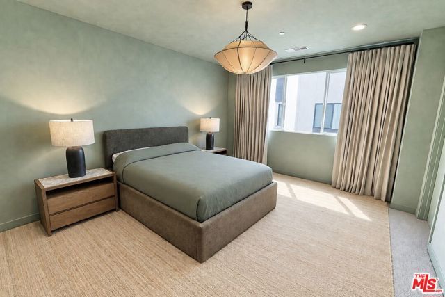 10814 Hortense Street, Los Angeles, CA 91602