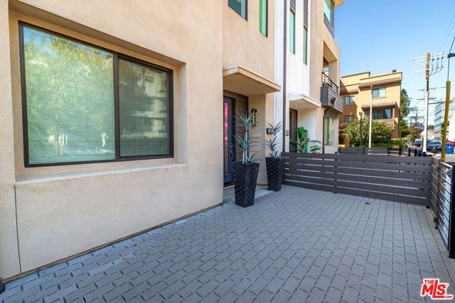 10814 Hortense Street, Los Angeles, CA 91602