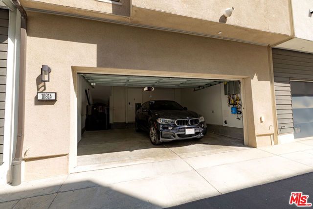 10814 Hortense Street, Los Angeles, CA 91602