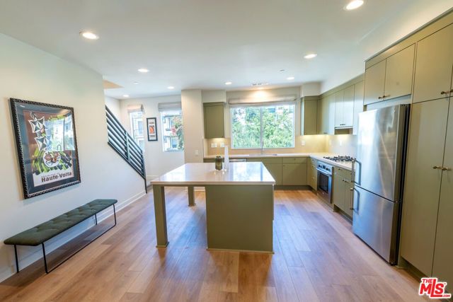10814 Hortense Street, Los Angeles, CA 91602