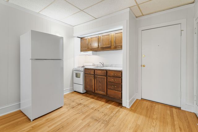 1440 W Howard Street 18, Chicago, IL 60626