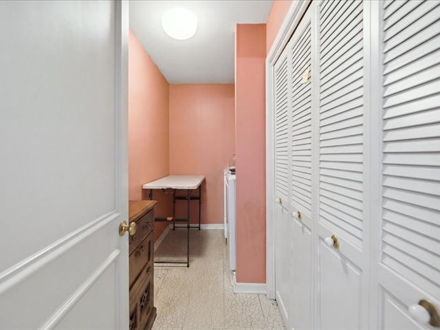 3111 S Quaker Road, Tulsa, OK 74105