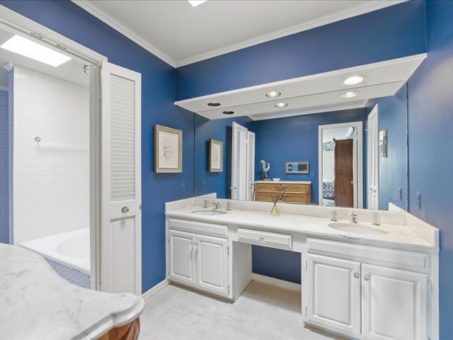 3111 S Quaker Road, Tulsa, OK 74105