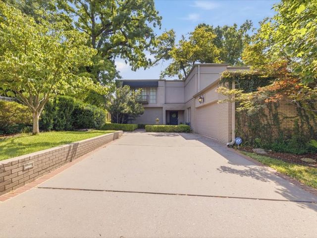 3111 S Quaker Road, Tulsa, OK 74105