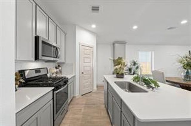8027 Milam Lane, Rosharon, TX 77583