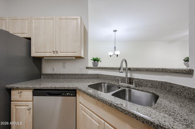 1411 E ORANGEWOOD Avenue 124, Phoenix, AZ 85020
