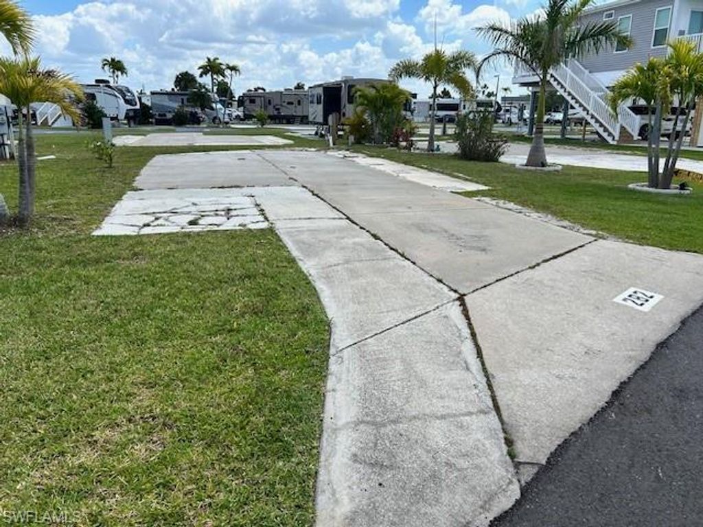 19681 Summerlin Rd 282, FORT MYERS, FL 33908 — photo 2