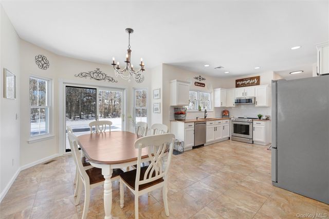 20 Chateau Drive, Manorville, NY 11949