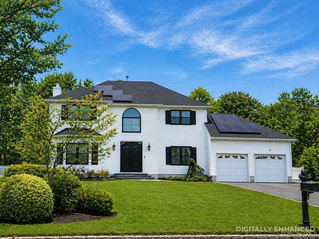 20 Chateau Drive, Manorville, NY 11949