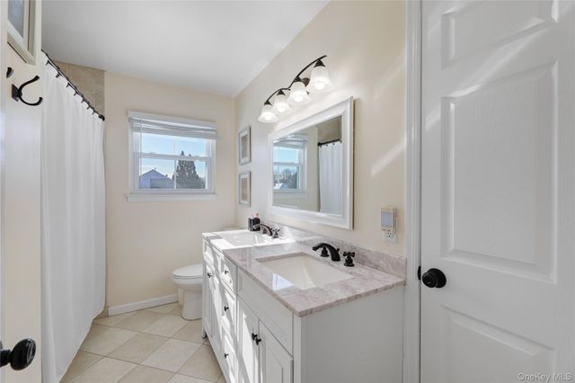 20 Chateau Drive, Manorville, NY 11949