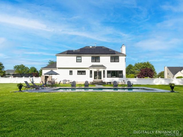 20 Chateau Drive, Manorville, NY 11949