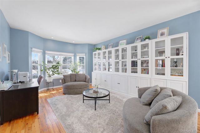 20 Chateau Drive, Manorville, NY 11949