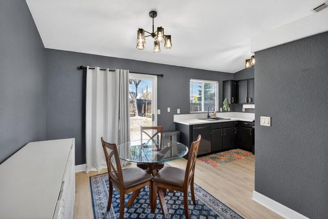 8337 Grand Cru Dr, Sacramento, CA 95829