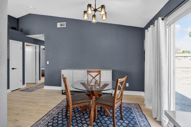 8337 Grand Cru Dr, Sacramento, CA 95829