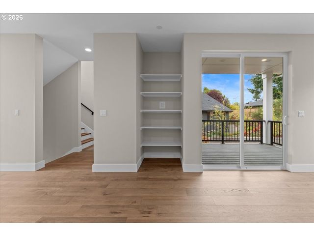 9818 Sw 34th Pl, Portland, OR 97219