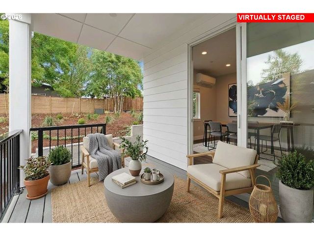 9818 Sw 34th Pl, Portland, OR 97219