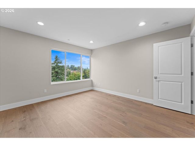 9818 Sw 34th Pl, Portland, OR 97219