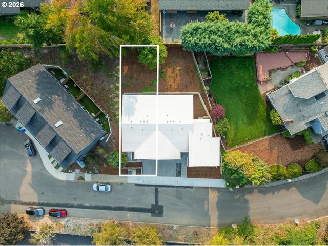 9818 Sw 34th Pl, Portland, OR 97219