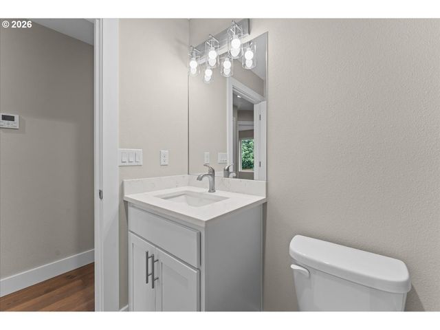 9818 Sw 34th Pl, Portland, OR 97219