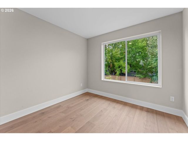 9818 Sw 34th Pl, Portland, OR 97219