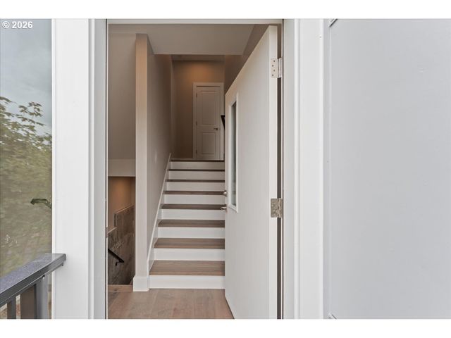 9818 Sw 34th Pl, Portland, OR 97219