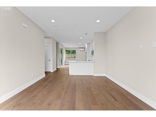 9818 Sw 34th Pl, Portland, OR 97219