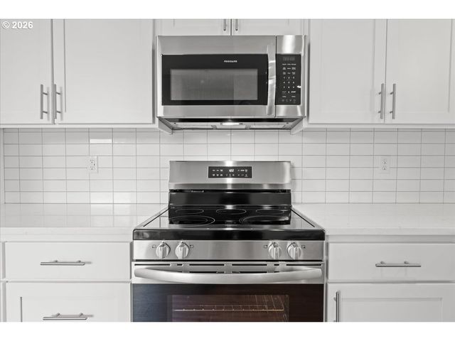 9818 Sw 34th Pl, Portland, OR 97219