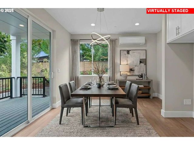 9818 Sw 34th Pl, Portland, OR 97219