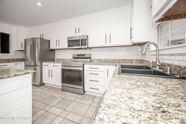 8208 Martin Bluff Road, Gautier, MS 39553