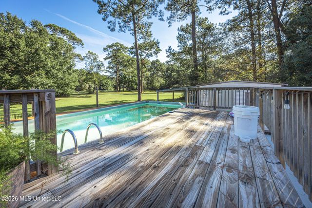 8208 Martin Bluff Road, Gautier, MS 39553